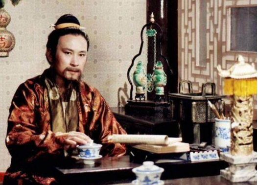 贾雨村是什么结局？早已暗含在一副对联里