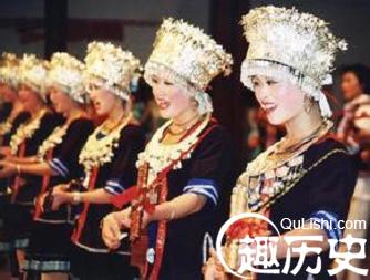 壮族服饰 壮族人身上佩戴的族徽有什么功能
