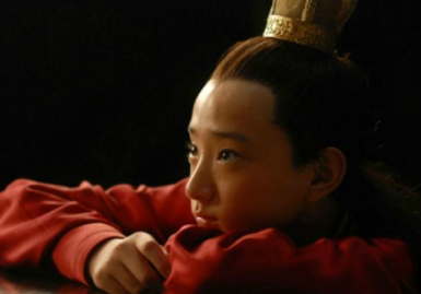 《红楼梦》袭人有哪些优缺点？一个丫鬟为何总使小性子？