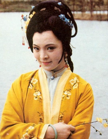 红楼梦里的夏金桂是个悍妇，但有个人她也不敢惹！