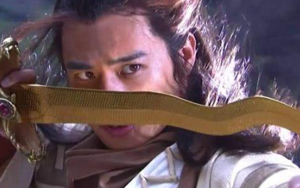 《碧血剑》中金蛇郎君夏雪宜的师父是谁？