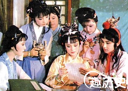 在小说《红楼梦》中的姓名隐藏了多少的秘密？