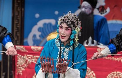 《窦娥冤》的作者是谁?《窦娥冤》讲诉了一个什么样的故事?