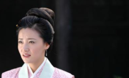 李清照与岳飞生在同一个时代，为什么她的词中只字未提岳飞？