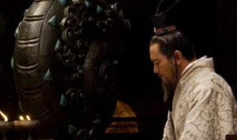 荀子和孔子的对立观点有哪些？荀子崇尚孔子却为何思想不同？