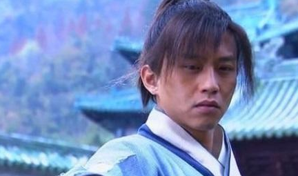 郭靖的武力值有多高？把他放在倚天屠龙记中的话，是什么水平？