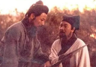 如何评价《水浒传》的晁盖和宋江？他们分别有什么不良事迹？